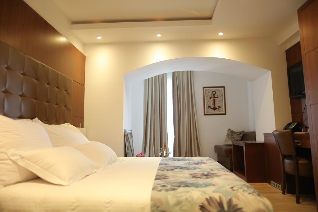 Boutique Hotel Mauro Porec Bagian luar foto