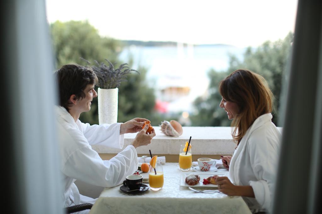 Boutique Hotel Mauro Porec Bagian luar foto