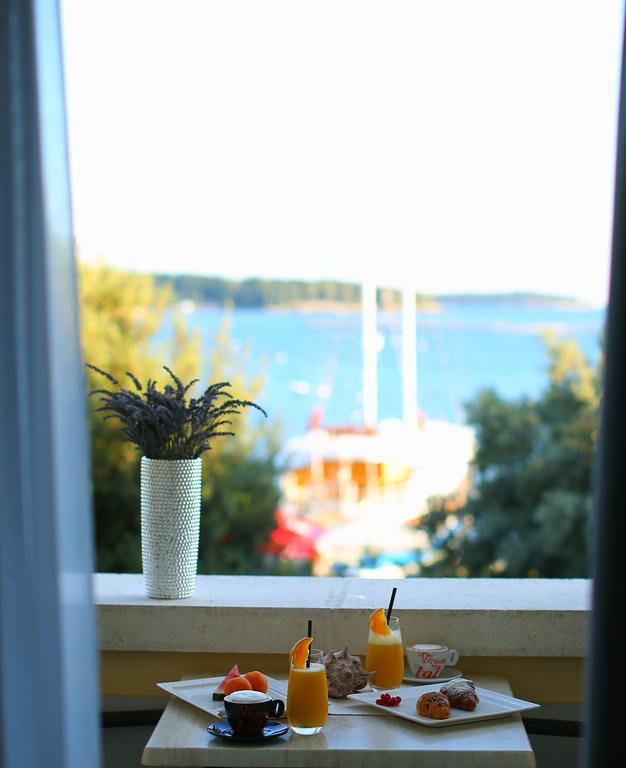 Boutique Hotel Mauro Porec Bagian luar foto
